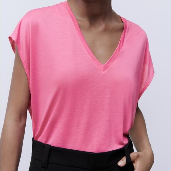 Zara Tops - Zara V-Neck Top